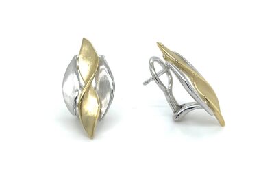 two-tone satin finish wavy post earrings/04-85700