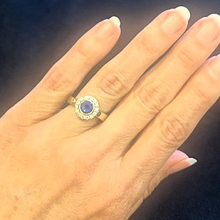 Sapphire and diamond halo ring/2821025 - Image 3