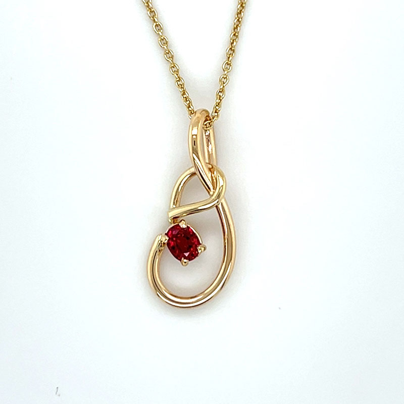 Ruby and gold pendant/2871125
