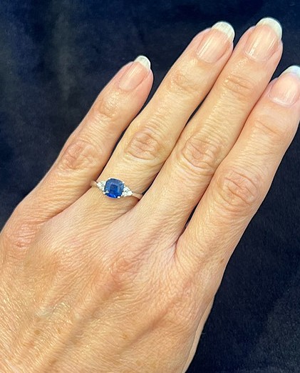 Blue sapphire and diamond ring/SP107 - Image 2