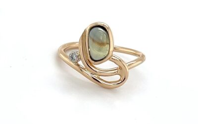 Green sapphire and diamond ring/28151125
