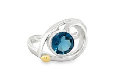 Blue topaz and silver ring/EJ186