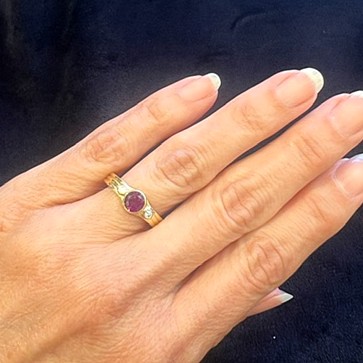 Rhodolite garnet and diamond ring/EJ189 - Image 4