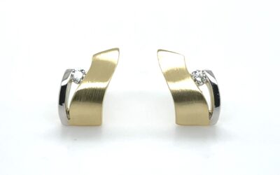 Two-tone gold and diamond post earrings/02-08654