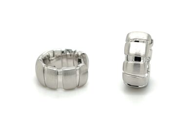 Banded huggie hoops/06-61287