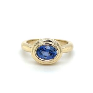 Oval blue sapphire ring/286926