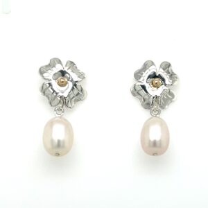 Freshwater pearl and dogwood earrings/EJ195