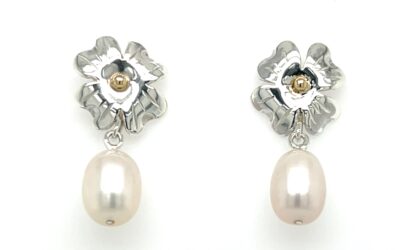 Freshwater pearl and dogwood earrings/EJ195