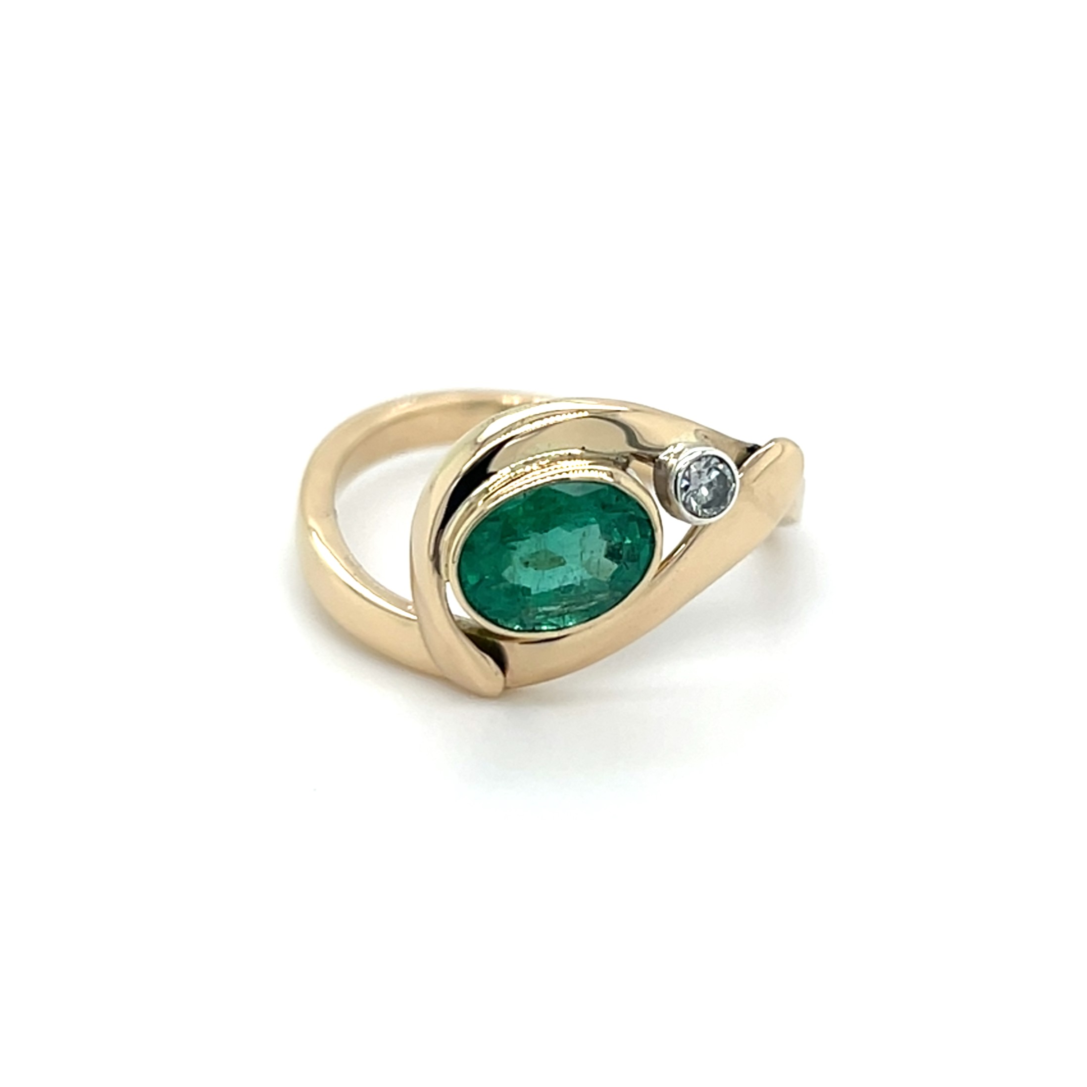 Emerald and diamond ring/EJ200
