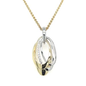 Layered oval gold and diamond pendant/31-04769