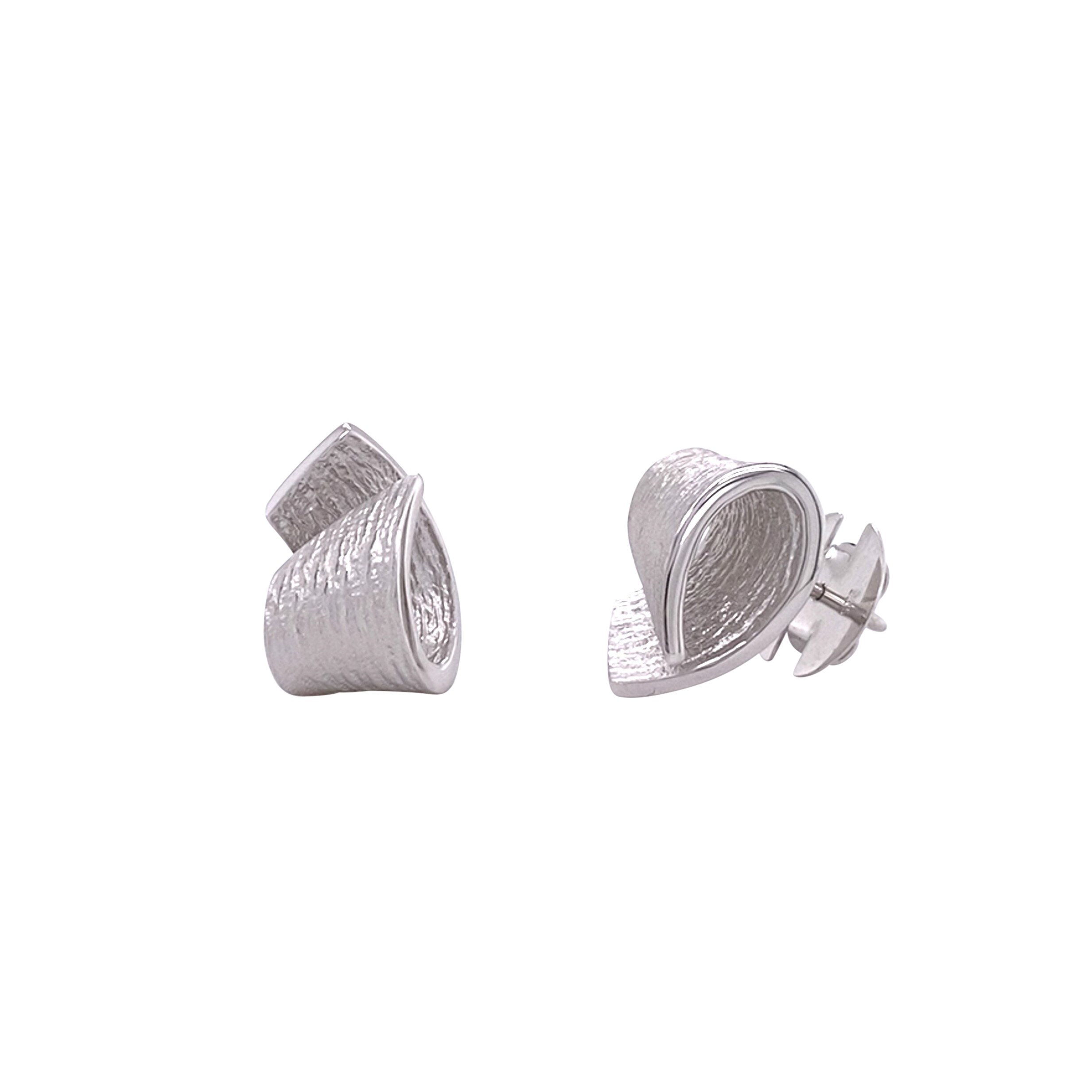 silver etched texture foldover post earrings/04-03720