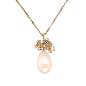 freshwater pearl and gold pendant/EJ93