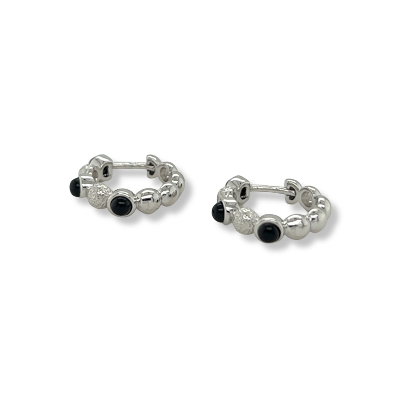 Onyx and silver hoop earrings/06-60945