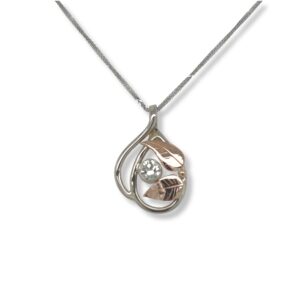 Two tone gold and diamond pendant/EJ139