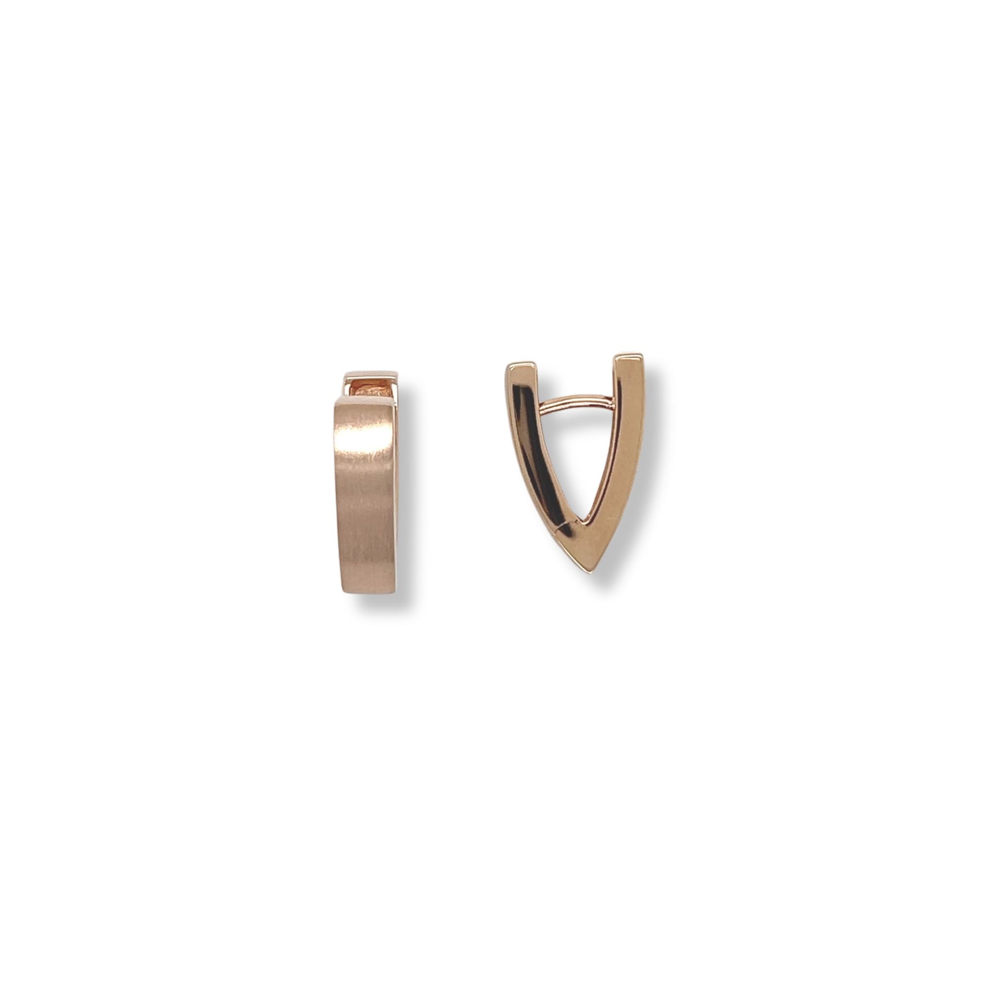 V-shaped huggie hoops/06-03521