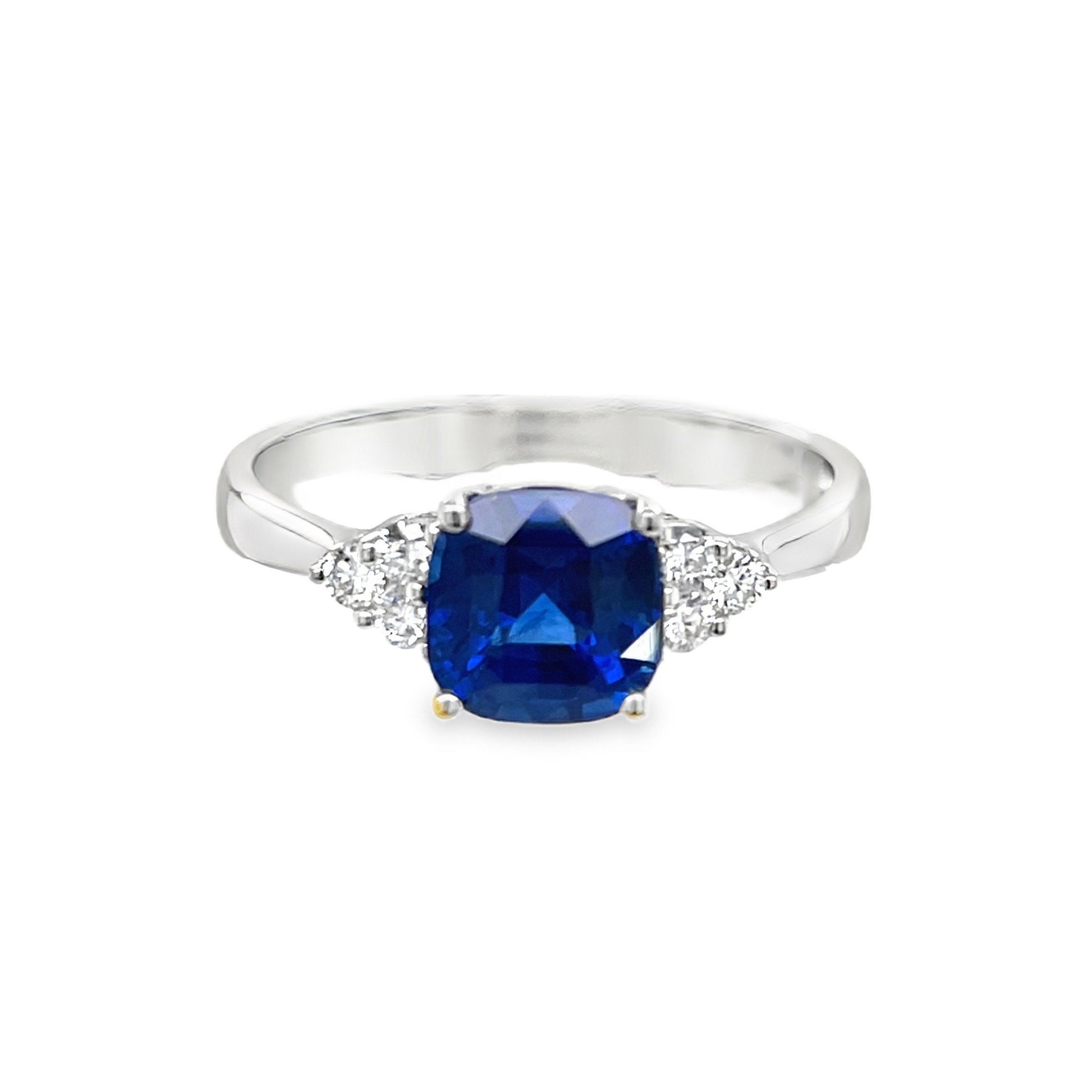 Blue sapphire and diamond ring/SP107